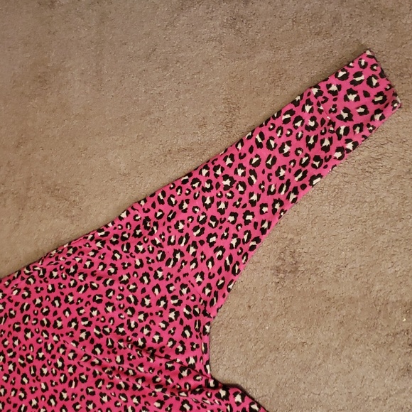 Cabana By Crown and Ivy Off Shoulder Lady's Tee Shirt with Dolmar Sleeves - Picture 3 of 6